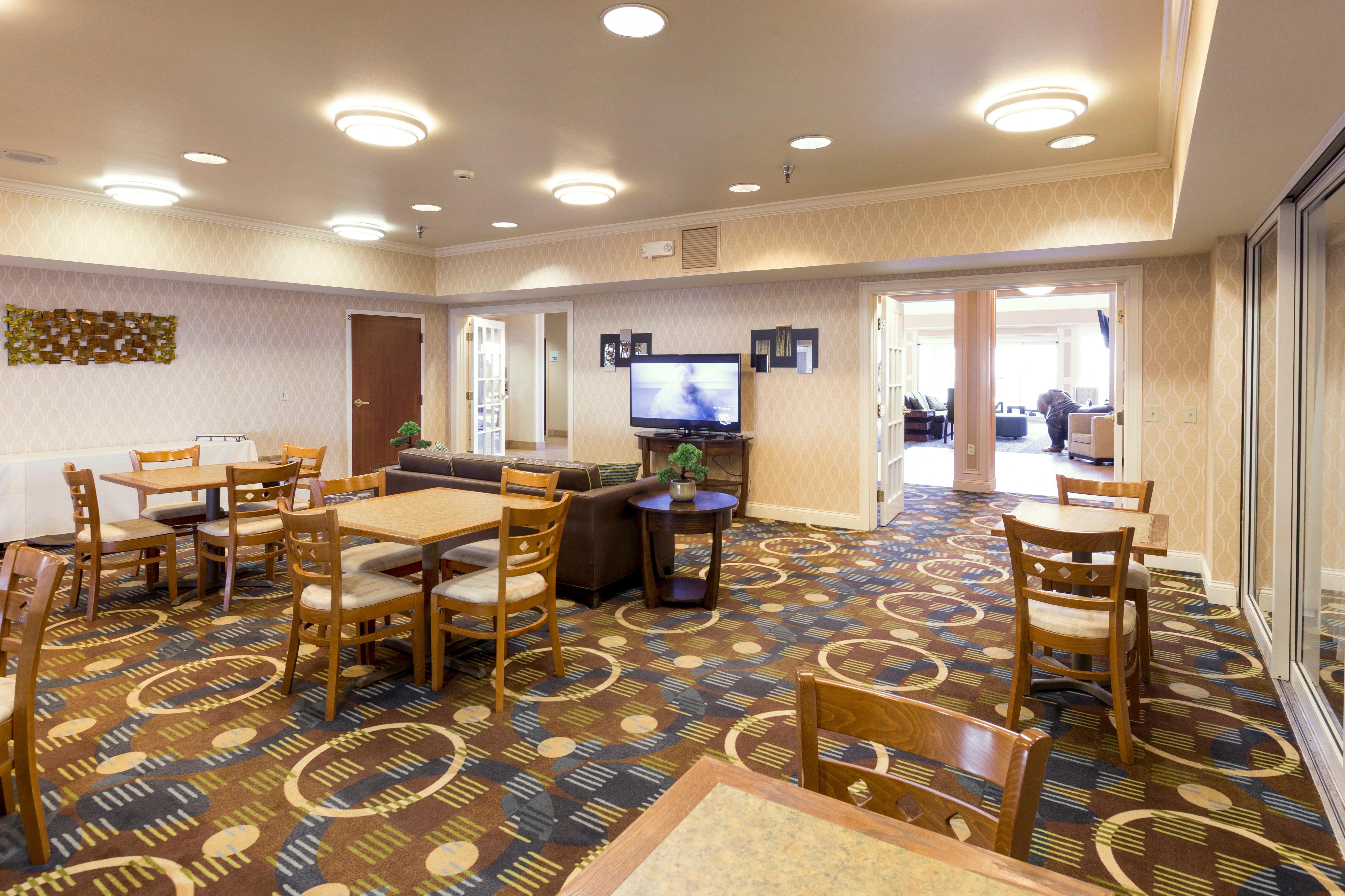 Holiday Inn Express Hotel & Suites-Saint Joseph By Ihg Exterior foto